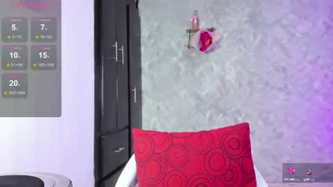Snapshot of isabellagh1 chatting on July 22, 5:16 pm Instagram soybella01 online show from July 22, 5:16 pm