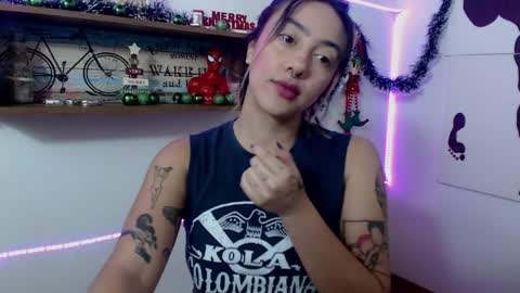 Snapshot of isabellakoff chatting on December 27, 12:01 pm Tati - online show from December 27, 12:01 pm