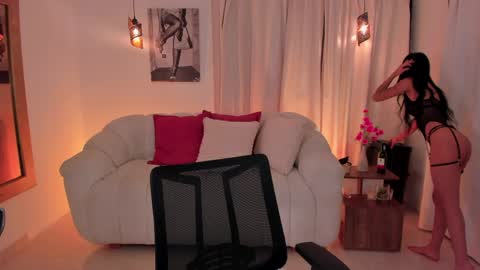 Snapshot of isabellalux_ chatting on April 19, 3:55 pm ISABELLA online show from April 19, 3:55 pm