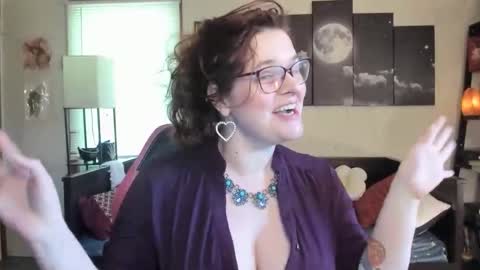 Snapshot of isabellamariedarcy chatting on May 5, 7:11 pm isabellamariedarcy online show from May 5, 7:11 pm