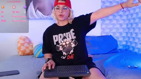 Snapshot of isabellamoutt chatting on December 17, 11:16 pm Isabella Mout online show from December 17, 11:16 pm