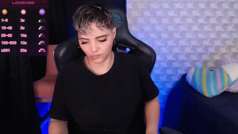 Snapshot of isabellamoutt chatting on February 2, 6:10 pm Isabella Mout online show from February 2, 6:10 pm