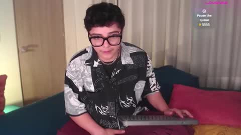 Isabella Mout  online show from March 29, 4:51 pm