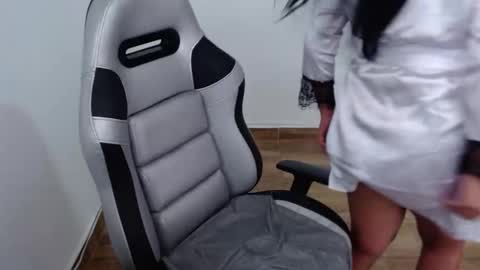 Isa online show from February 15, 9:55 pm