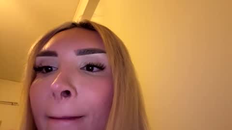 Snapshot of isabellatsvbaby chatting on May 10, 5:51 pm isabellatsvbaby online show from May 10, 5:51 pm