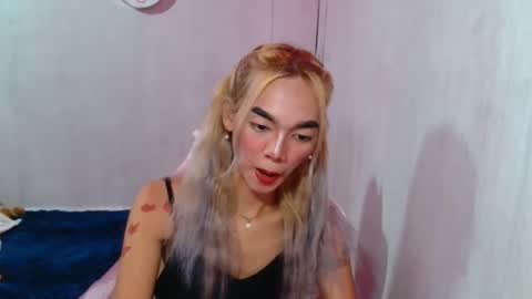 isabellatx online show from May 11, 5:43 pm