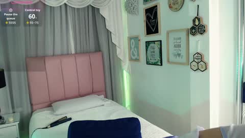 Isabelle Daza online show from March 28, 12:16 pm