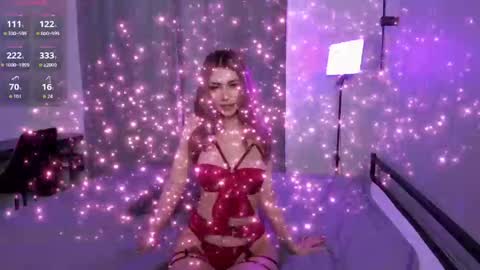 Snapshot of isabellemoon_ chatting on June 5, 6:52 am Belle online show from June 5, 6:52 am