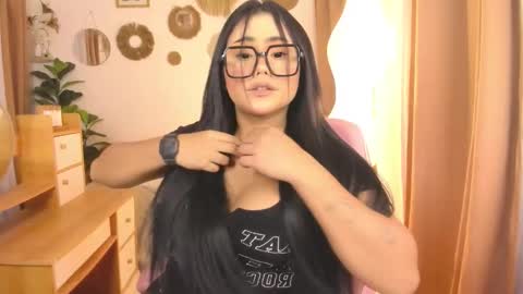 Snapshot of isabellizacums chatting on February 10, 7:45 am isabelliza princess online show from February 10, 7:45 am