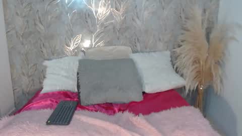 isabellj28 online show from October 30, 6:15 am