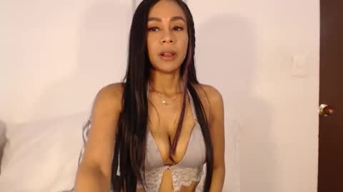 Snapshot of isabellla_grenz chatting on October 5, 10:18 pm Isabella online show from October 5, 10:18 pm