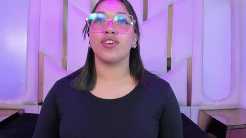 isabellrodriguez18 online show from April 11, 8:07 am