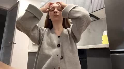 Snapshot of isabelvonseeger chatting on April 21, 12:11 pm I am Maxine ntmu online show from April 21, 12:11 pm