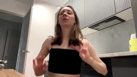Snapshot of isabelvonseeger chatting on April 27, 12:14 pm I am Maxine ntmu online show from April 27, 12:14 pm