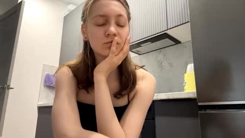 Snapshot of isabelvonseeger chatting on April 29, 1:48 pm I am Maxine ntmu online show from April 29, 1:48 pm
