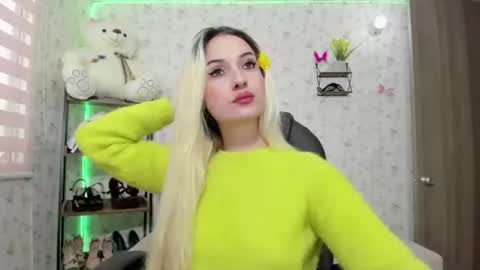 ISABELLA online show from April 8, 9:37 pm