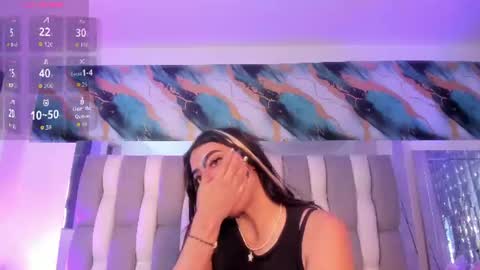 Snapshot of isadiazz chatting on July 18, 5:33 am Isa online show from July 18, 5:33 am