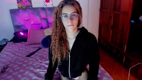 Isabela  online show from September 30, 5:23 am