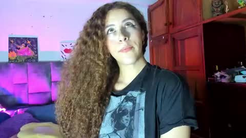 Isabela  online show from October 20, 12:55 am