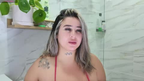 Snapshot of isasexyxxx1 chatting on April 20, 12:13 am isasexyxxx1 online show from April 20, 12:13 am