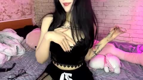 Issa online show from February 27, 11:10 am