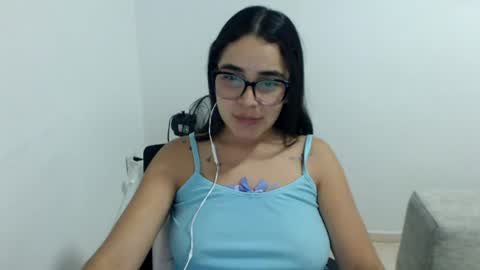 Snapshot of isemma chatting on August 4, 3:32 am Emma online show from August 4, 3:32 am