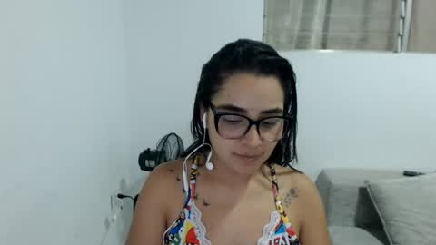 Snapshot of isemma chatting on August 6, 3:19 am Emma online show from August 6, 3:19 am