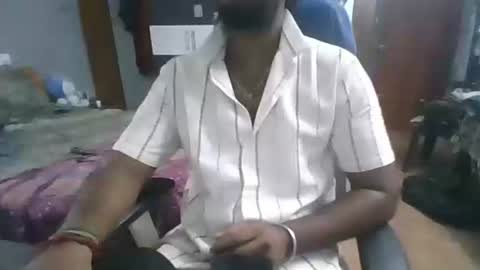 Snapshot of isha147 chatting on June 1, 9:22 am Horny boy online show from June 1, 9:22 am