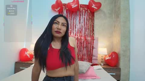 Isis Choi online show from February 14, 7:32 pm