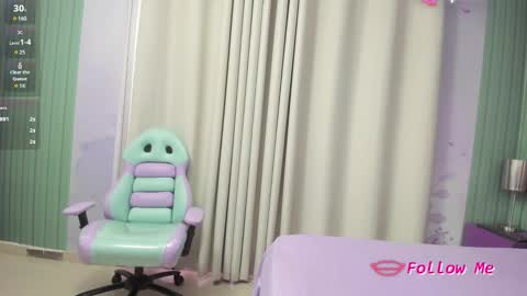 Snapshot of isis_loraine_ chatting on March 2, 12:11 pm ISIS online show from March 2, 12:11 pm