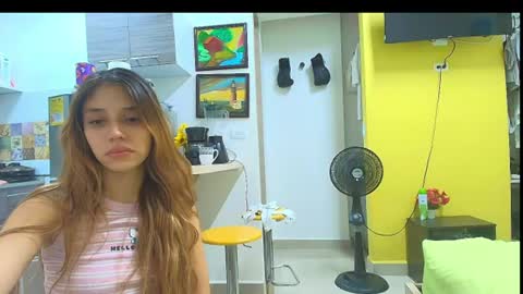 Snapshot of isis_pink chatting on June 19, 3:11 am Alaya online show from June 19, 3:11 am