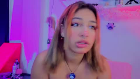 Isisjones18 online show from November 27, 7:38 pm