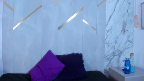 Isis Noir online show from January 18, 7:28 pm