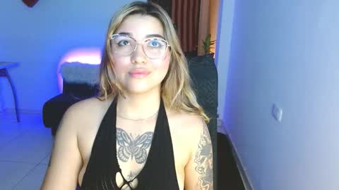 Snapshot of isla_bonitaa chatting on September 28, 1:16 pm isa online show from September 28, 1:16 pm