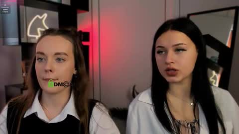 isla_dior online show from October 7, 8:44 am