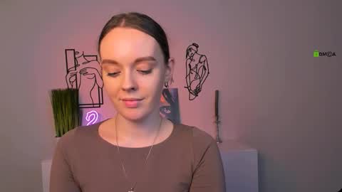 isla_dior online show from November 4, 3:11 pm