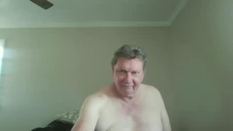 island625103 online show from September 20, 6:31 pm