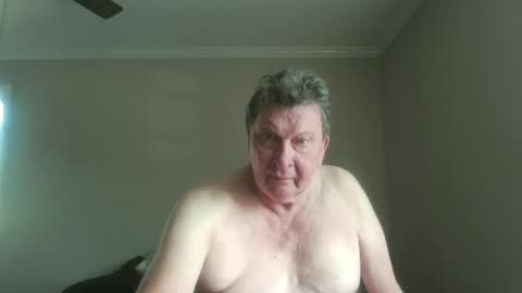 island625103 online show from September 22, 3:03 pm