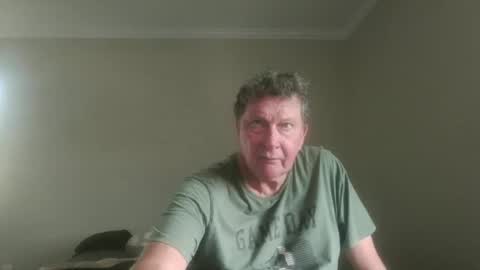 island625103 online show from September 28, 4:45 pm