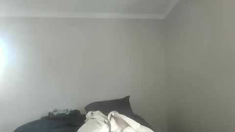 island625103 online show from October 17, 3:47 pm