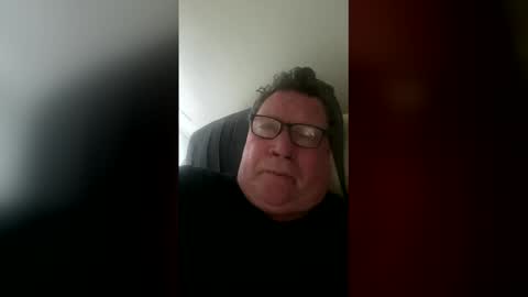 island625103 online show from January 18, 2:43 pm