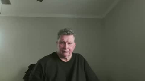 island625103 online show from January 31, 9:02 pm