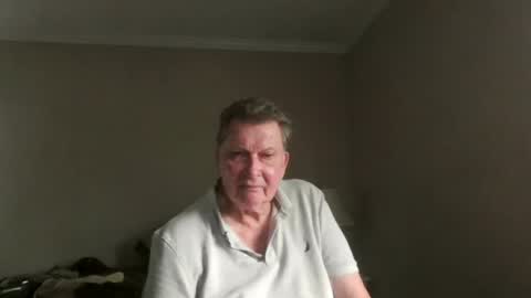Snapshot of island625103 chatting on August 3, 7:28 pm island625103 online show from August 3, 7:28 pm