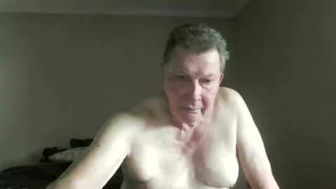 Snapshot of island625103 chatting on August 7, 9:50 pm island625103 online show from August 7, 9:50 pm