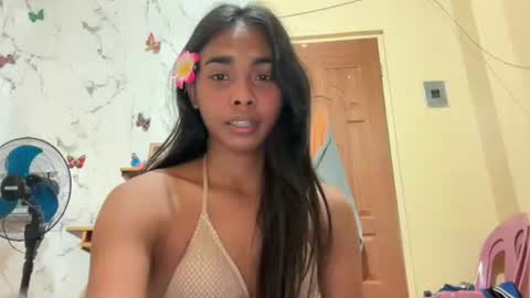 Snapshot of island_girlxxx chatting on June 8, 9:53 am Alona online show from June 8, 9:53 am