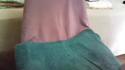 islandforfun online show from February 10, 6:56 pm