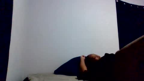 Snapshot of islandmaker chatting on May 25, 7:47 am islandmaker online show from May 25, 7:47 am