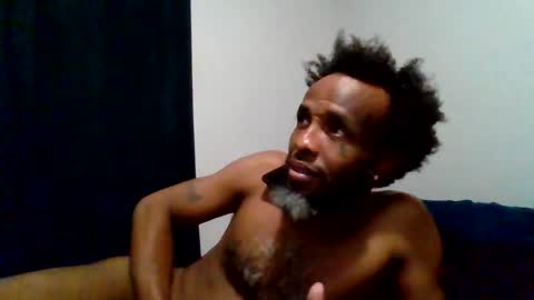 Snapshot of islandmaker chatting on May 31, 1:25 am islandmaker online show from May 31, 1:25 am