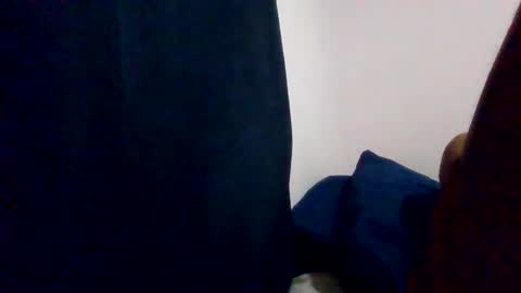 Snapshot of islandmaker chatting on June 12, 8:46 am islandmaker online show from June 12, 8:46 am