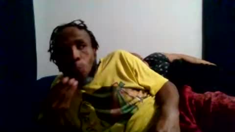 Snapshot of islandmaker chatting on June 17, 7:22 am islandmaker online show from June 17, 7:22 am
